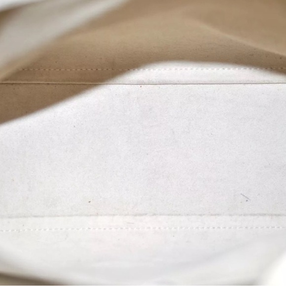 Elegant Creamy White Gucci Handbag Set - Picture 4 of 9